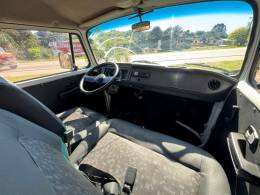 VOLKSWAGEN - KOMBI - 2011/2012 - Branca - R$ 42.000,00