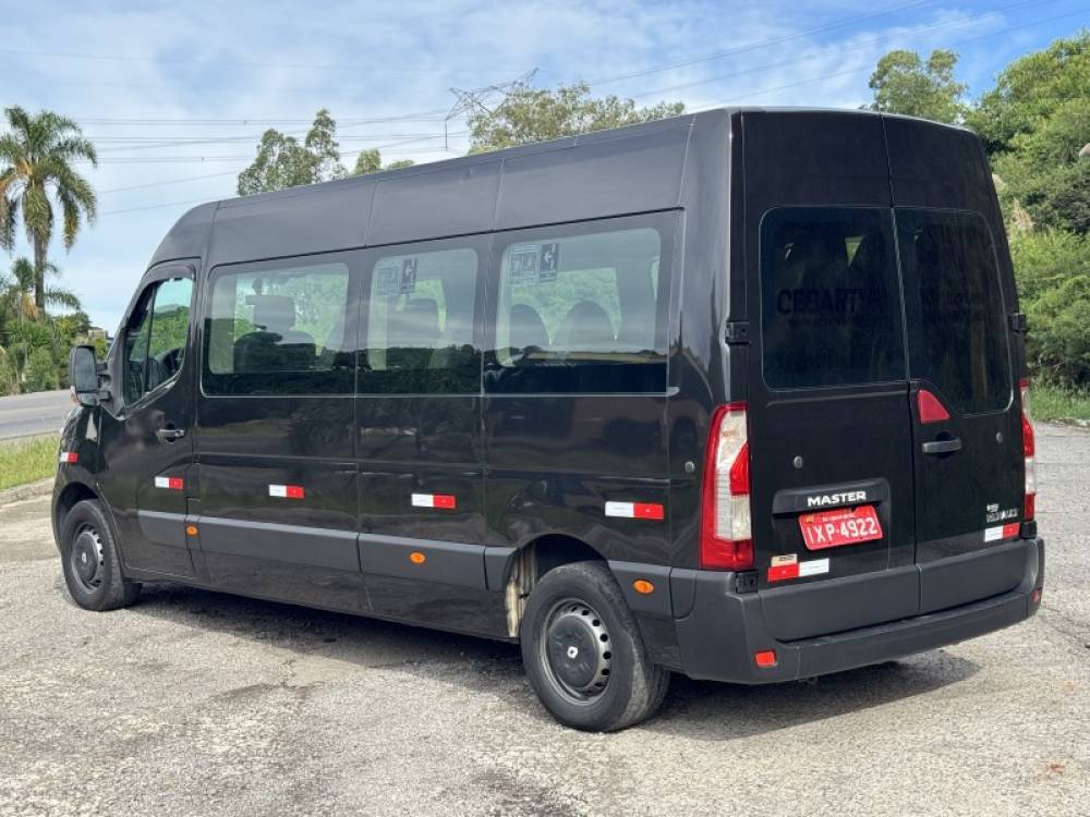 RENAULT - MASTER - 2016/2017 - Preta - R$ 160.000,00