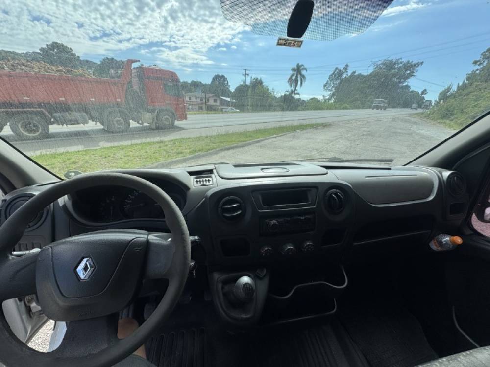 RENAULT - MASTER - 2013/2014 - Branca - R$ 95.000,00