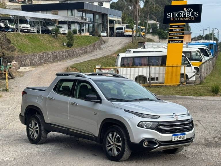 FIAT - TORO - 2017/2018 - Prata - R$ 110.000,00