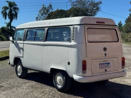 VOLKSWAGEN - KOMBI - 2011/2012 - Branca - R$ 42.000,00