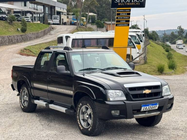 CHEVROLET - S10 - 2009/2010 - Preta - R$ 73.000,00