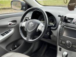 TOYOTA - COROLLA - 2013/2014 - Cinza - R$ 72.900,00