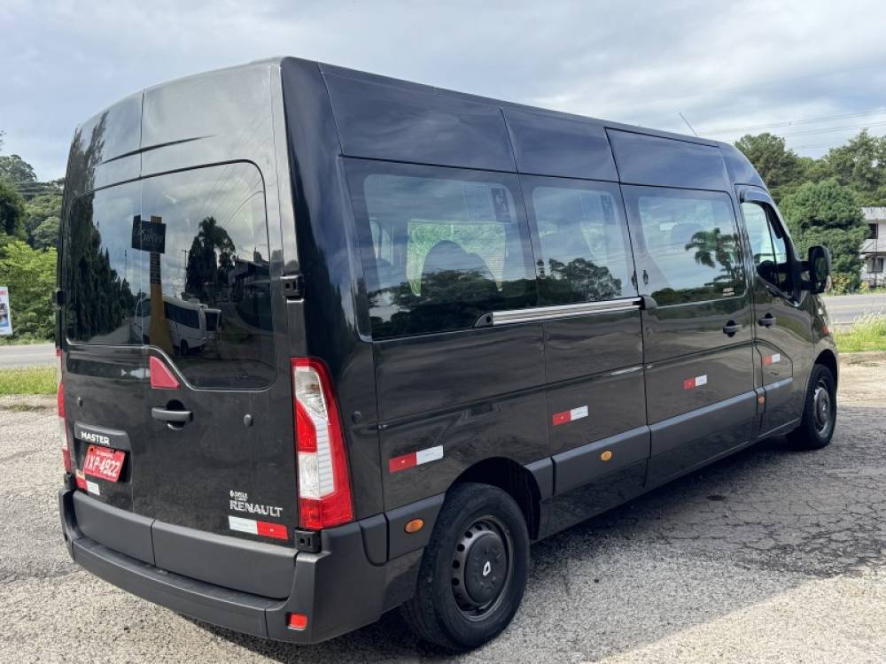 RENAULT - MASTER - 2016/2017 - Preta - R$ 160.000,00