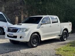 TOYOTA - HILUX - 2015/2015 - Branca - R$ 119.990,00