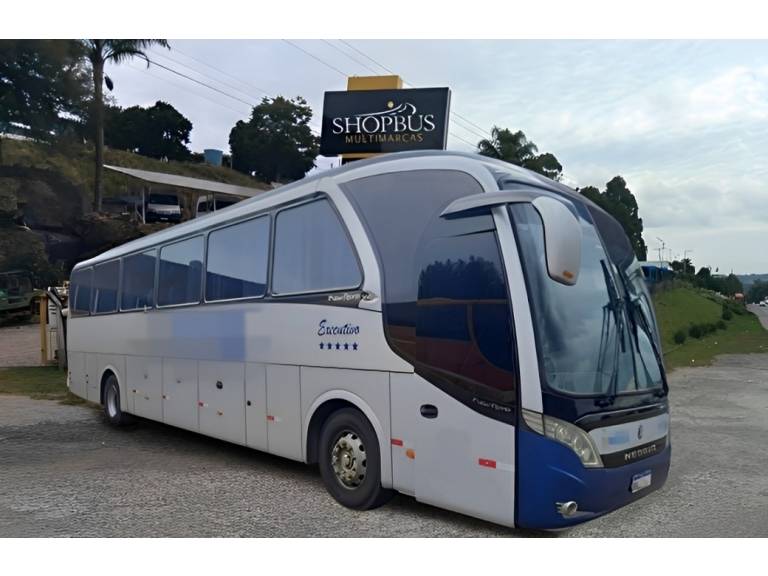VOLKSWAGEN - 17-320 - 2013/2014 - Prata - R$ 370.000,00