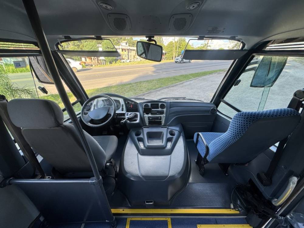 MARCOPOLO - VOLARE - 2014/2015 - Branca - R$ 185.000,00