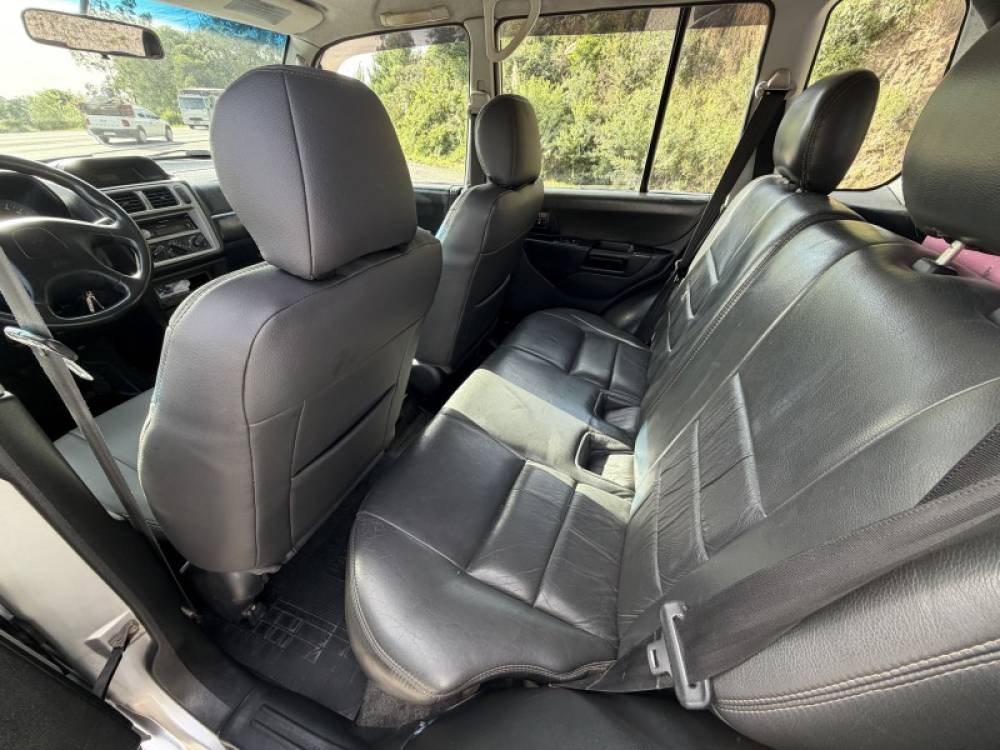 MITSUBISHI - PAJERO IO - 2001/2002 - Branca - R$ 47.900,00