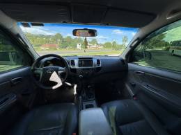 TOYOTA - HILUX - 2015/2015 - Branca - R$ 119.990,00