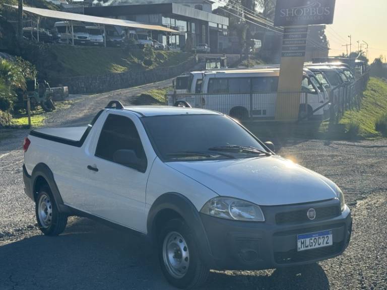 FIAT - STRADA - 2014/2014 - Branca - R$ 41.500,00
