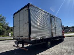 MERCEDES-BENZ - 914 - 2002/2002 - Vermelha - R$ 150.000,00