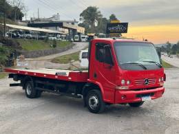 MERCEDES-BENZ - ACCELO 915 - 2011/2011 - Vermelha - R$ 250.000,00