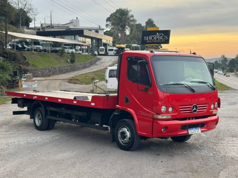 MERCEDES-BENZ - ACCELO 915 - 2011/2011 - Vermelha - R$ 250.000,00