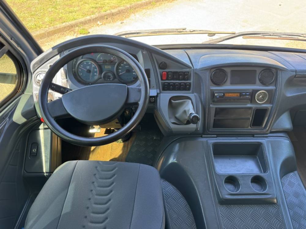 MARCOPOLO - VOLARE - 2010/2011 - Branca - R$ 160.000,00