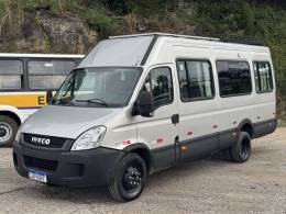 IVECO - DAILY - 2019/2020 - Cinza - R$ 220.000,00