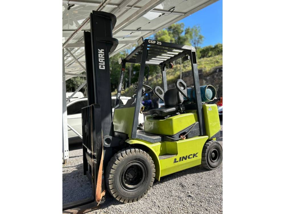 CLARK - CGP 25 - 1997/1997 - Verde - R$ 55.000,00