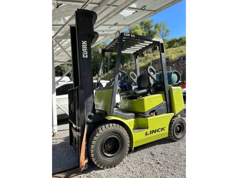 CLARK - CGP 25 - 1997/1997 - Verde - R$ 55.000,00