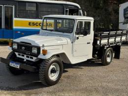 TOYOTA - BANDEIRANTE - 1995/1995 - Branca - R$ 130.000,00