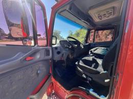 MERCEDES-BENZ - 914 - 2002/2002 - Vermelha - R$ 150.000,00