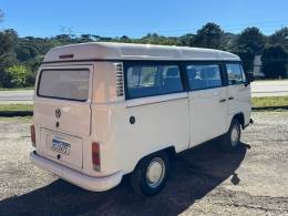 VOLKSWAGEN - KOMBI - 2011/2012 - Branca - R$ 42.000,00