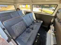 VOLKSWAGEN - KOMBI - 2011/2012 - Branca - R$ 42.000,00