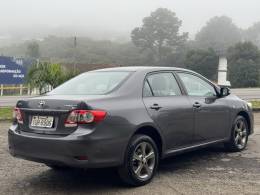 TOYOTA - COROLLA - 2013/2014 - Cinza - R$ 72.900,00