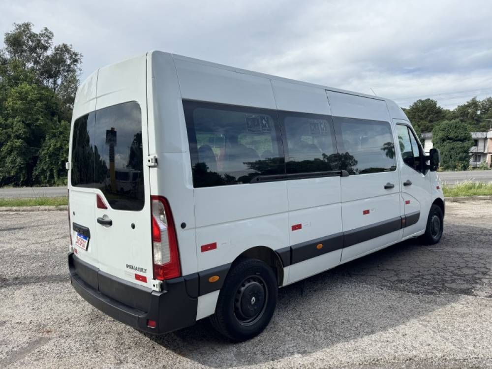 RENAULT - MASTER - 2015/2016 - Branca - R$ 145.000,00